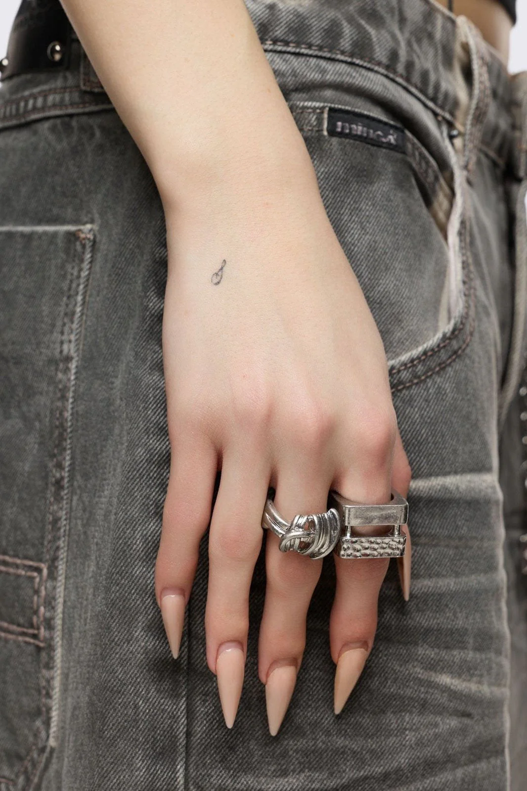 Thumb 4